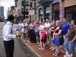 Những điều hấp dẫn không thể bỏ qua khi đi du lịch theo tour